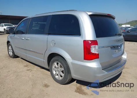 2011 Chrysler Town & Country Touring z USA, uszkodzony, nr VIN 2A4RR5DG9BR771531